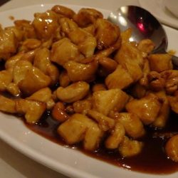 Chicken with Cashew Nuts in Yellow Bean Sauce